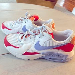 Nike Women’s Airmax size 9